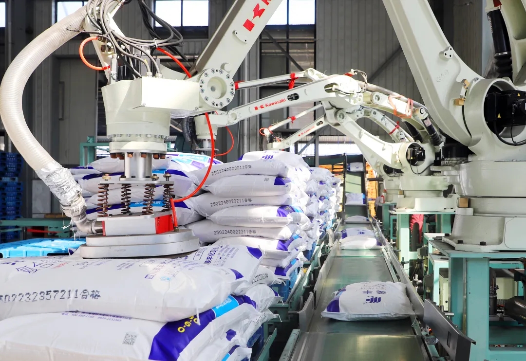 服務(wù)春耕：四川美豐打好保供「主動仗」